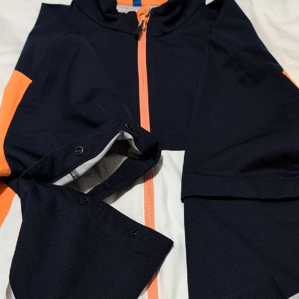 Navy and White Windbreaker with High Collar and Color-Blocked Design - Picture 14 of 16